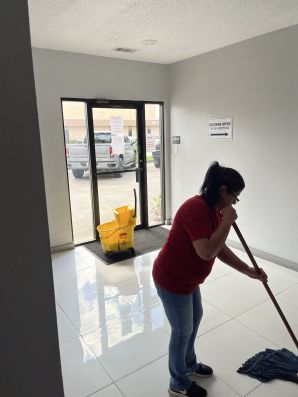 Office Cleaning in Pasadena, TX (1)